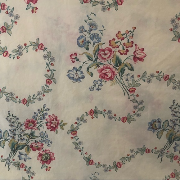 Vintage 80's Full Flat Bedsheet - Floral Bed Sheet - Cannon Percale Sheet - Picture 11 of 12